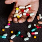 Hiperwitaminoza – co to jest? Jakie jest ryzyko przedawkowania witamin z suplementów