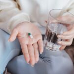Kiedy probiotyki szkodzą? Skutki uboczne, grupy ryzyka i objawy alarmowe